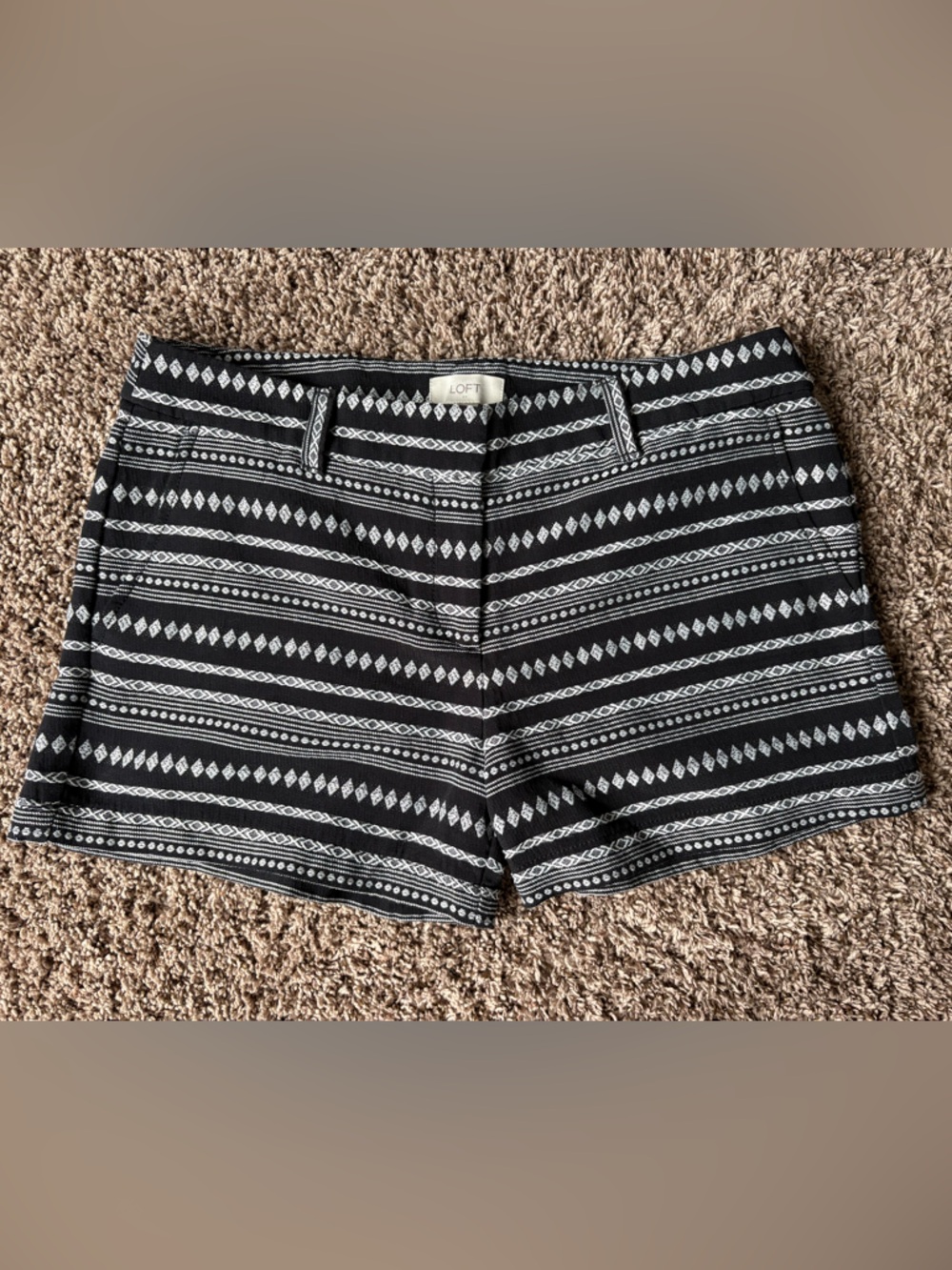LOFT Black and White Striped Geo Knit Shorts Sz 8